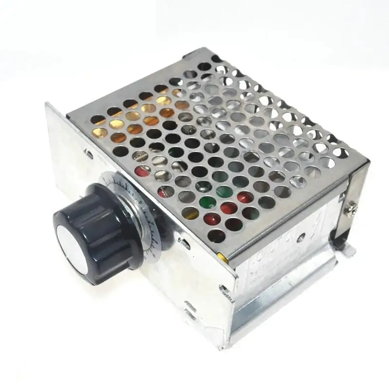 Regulátor otáčok pre elektrický motor – pohľad z uhla AC 220V napäťový variátor z bočného uhla