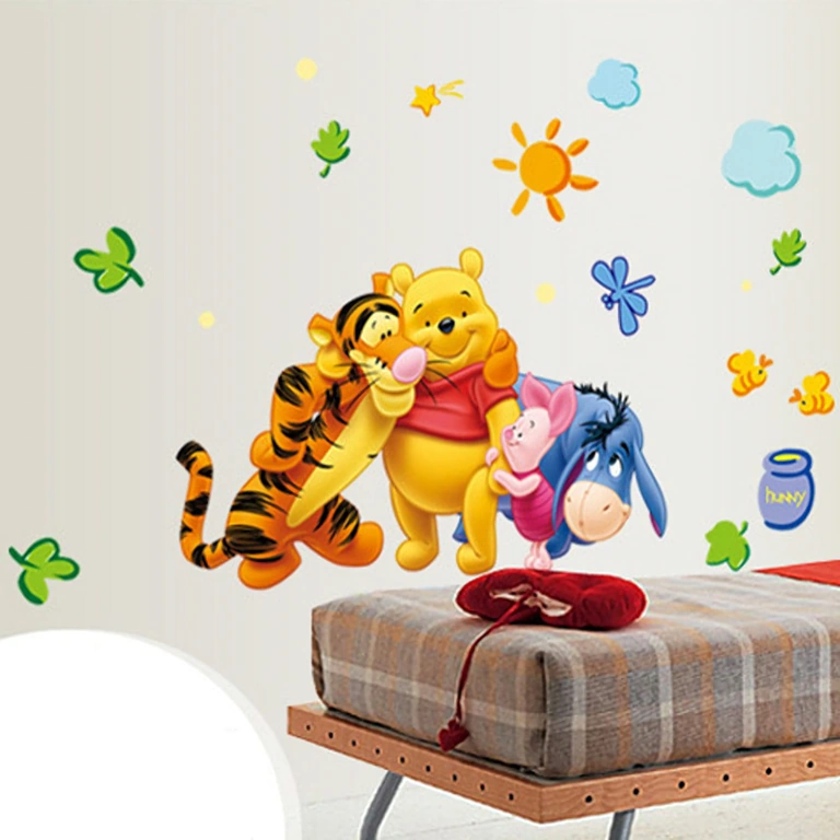 Dekoratívna nálepka s Winnie a jeho priateľom Piglet