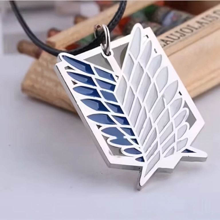 Anime náhrdelník s príveskom strieborný Attack on Titan