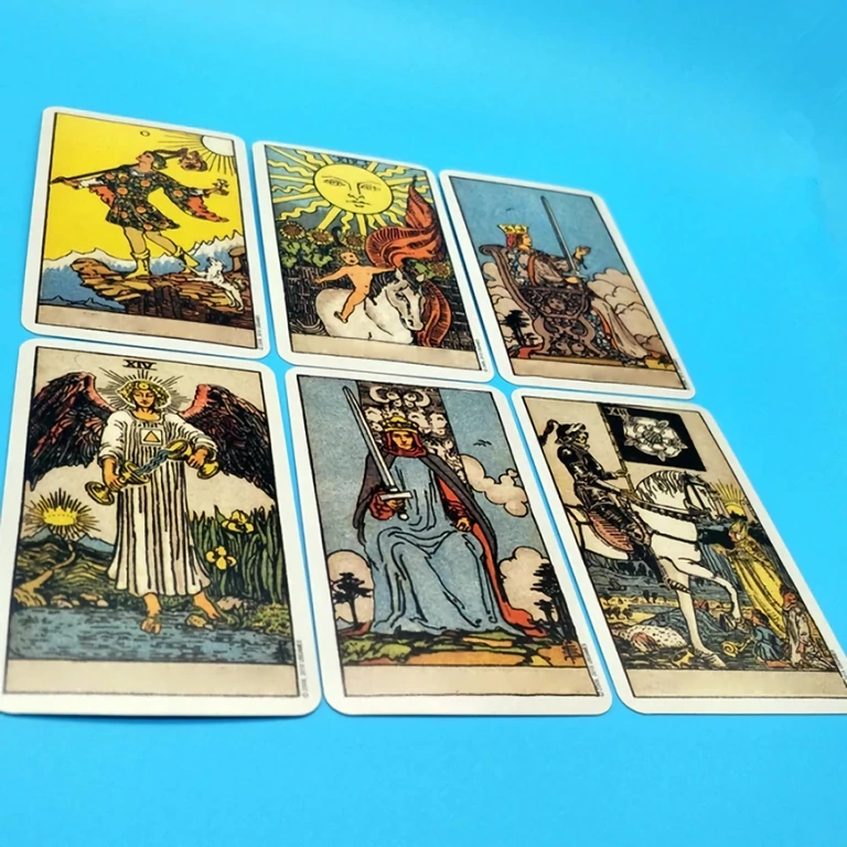 Veľká a Malá Arkána zo sady tarot na čítanie a interpretáciu