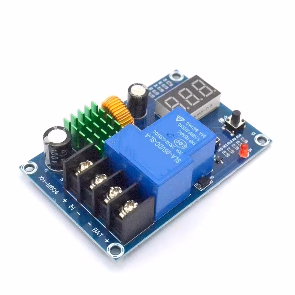 Regulátor Nabíjania Solárnych Panelov XH-M604 12V–60V | Automatický Regulátor Batérií 30A Fotovoltika Karavan Veterné Turbíny