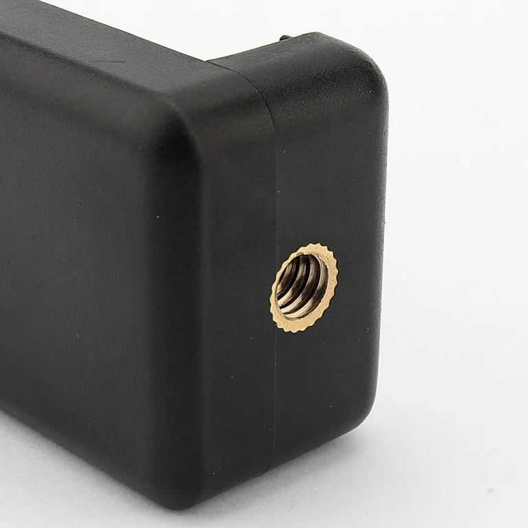 Adaptér kompatibilný so všetkými smartfónmi na montáž na statív