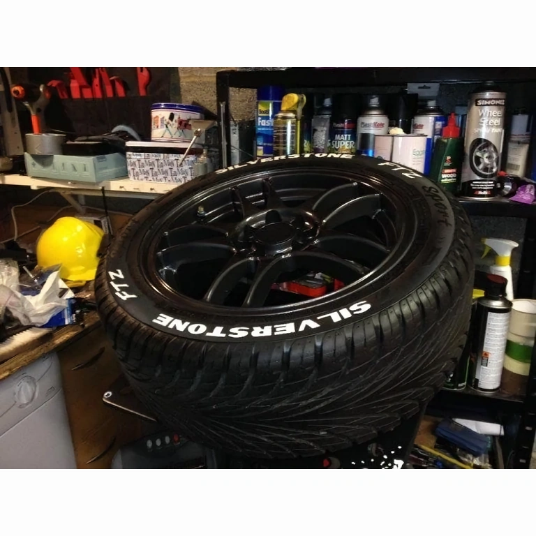 Marker s bielou farbou a hrotom 2 mm