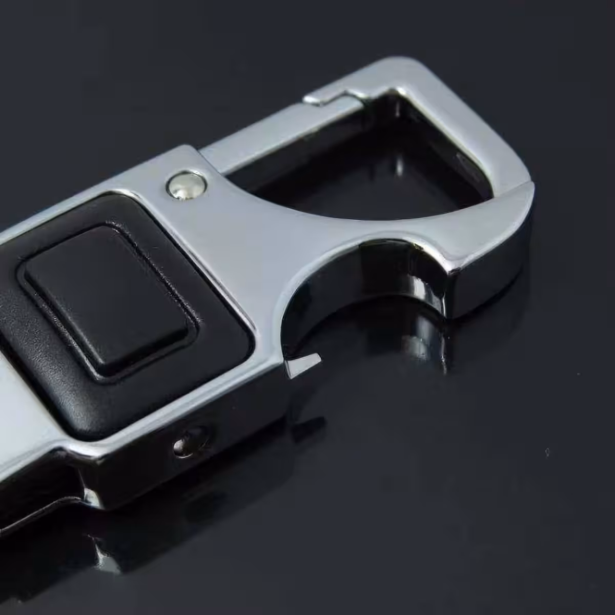 Kvalitný kožený auto prívesok