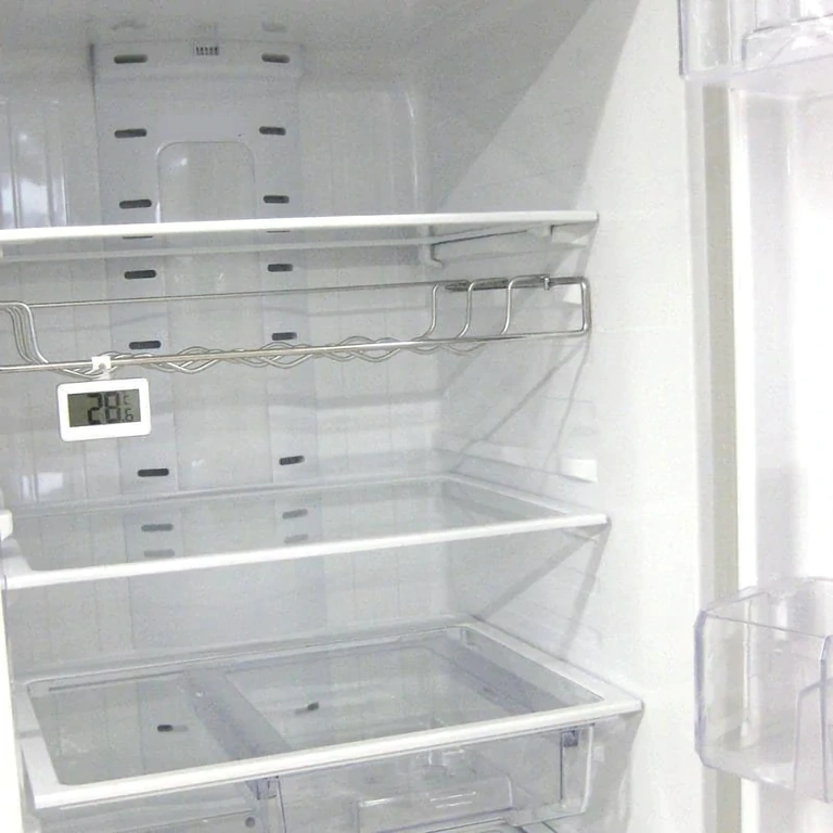 Elektronický teplomer odolný voči vlhkosti v kúpeľni alebo kuchyni