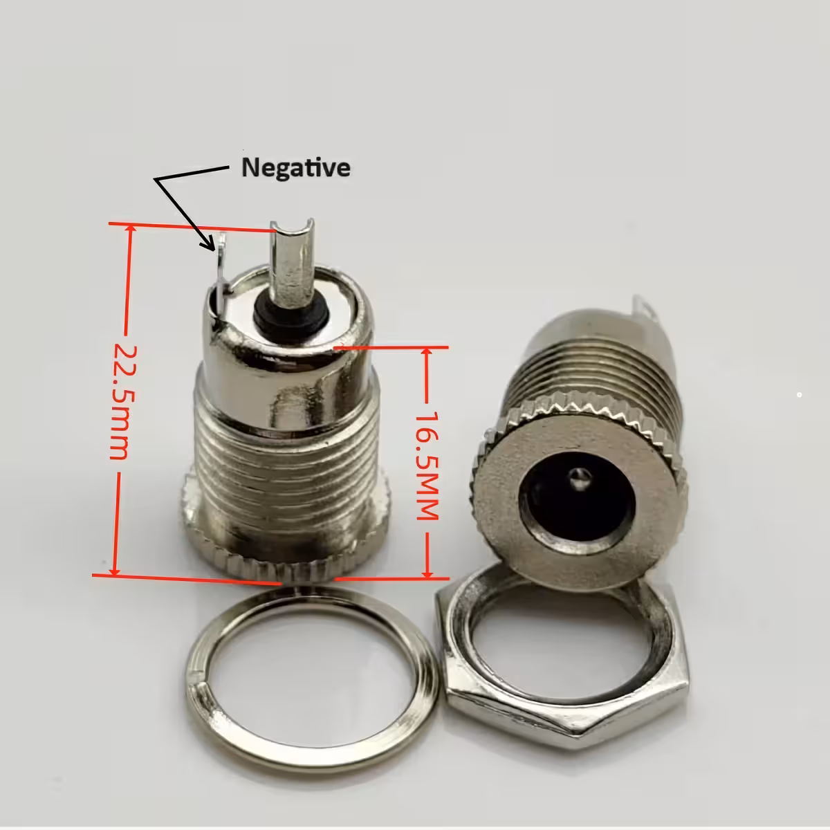 Multifunkčný adaptér ideálny pre ventilátory, LED pásy, DC pumpy