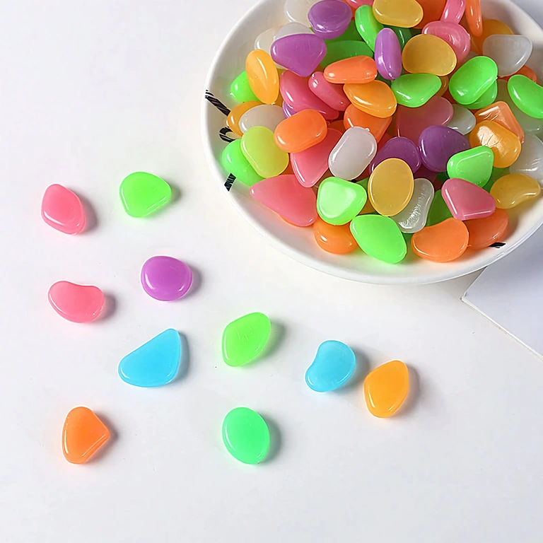 Dekoračné balenie s 100 fosforescenčnými kamienkami