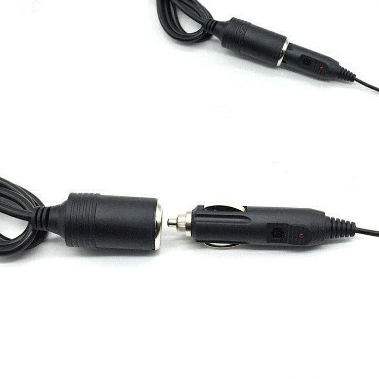 Menič napätia 220V na 12V so zásuvkou autozapaľovača, 10A, výkon 120W