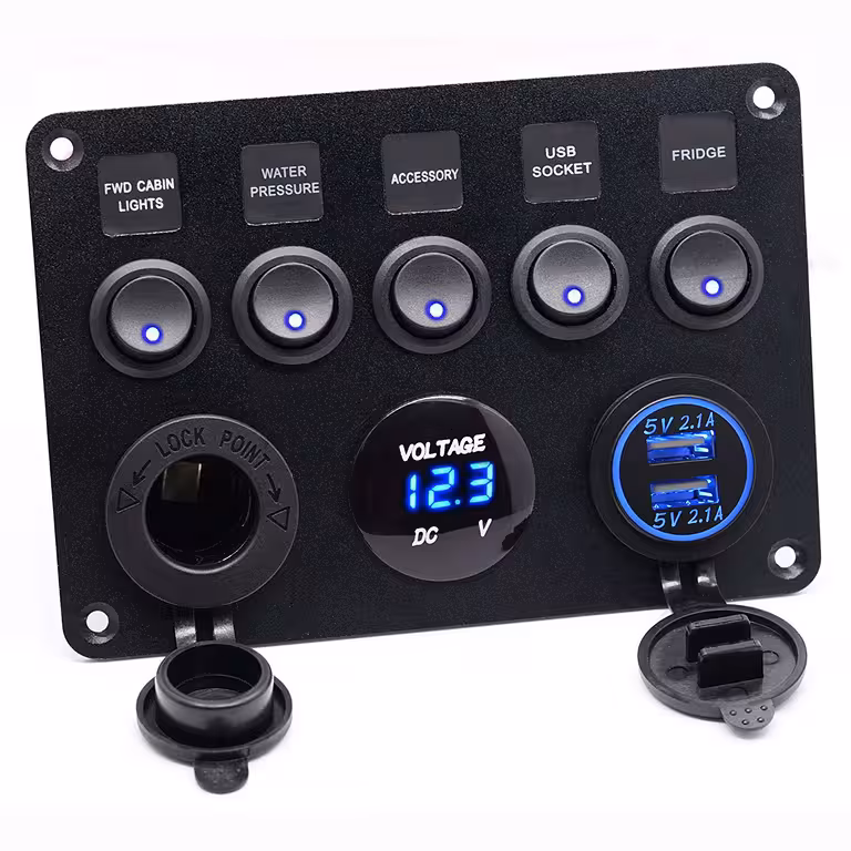 Auto prepínačový panel 5 tlačidiel ON/OFF s voltmetrom, zásuvkou a USB nabíjačkou – 12V/24V, odolný IP65