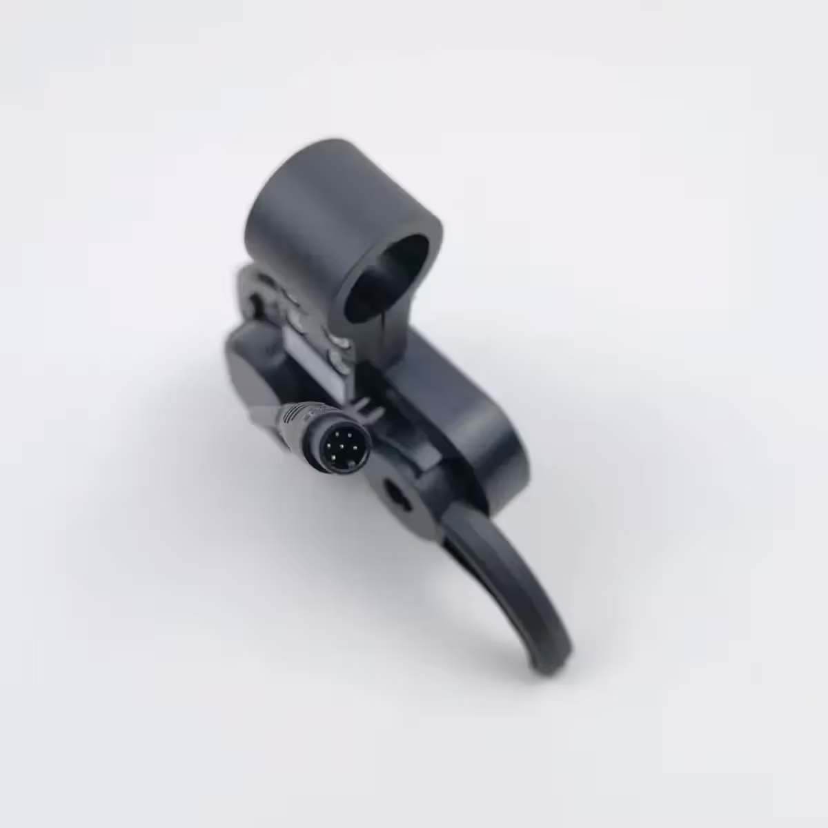 Digitálny displej a regulátor pre elektrické bicykle a kolobežky