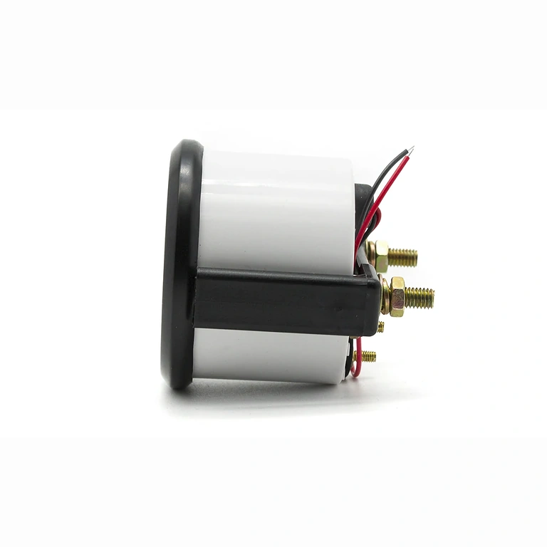 Ukazovateľ na meranie hladiny paliva v nádrži traktora