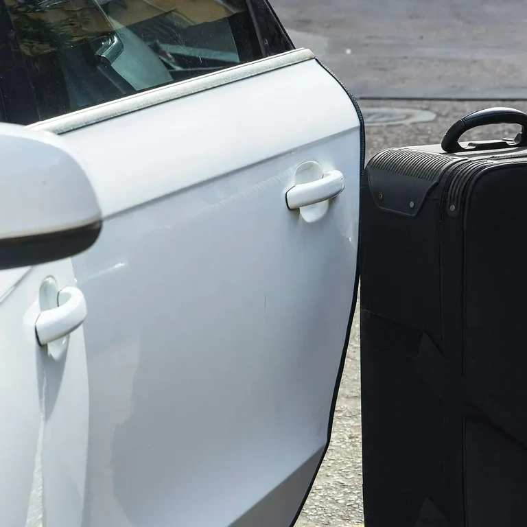 Tesniaca guma na ochranu bočných dverí auta