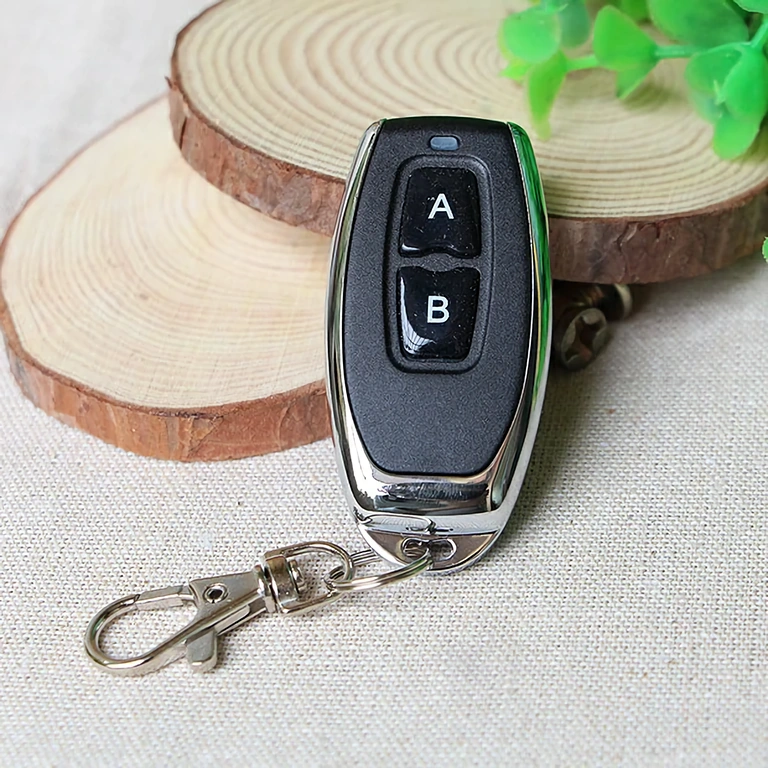 Malý a ľahko prenosný diaľkový ovládač, ideálny pre automatizačné systémy