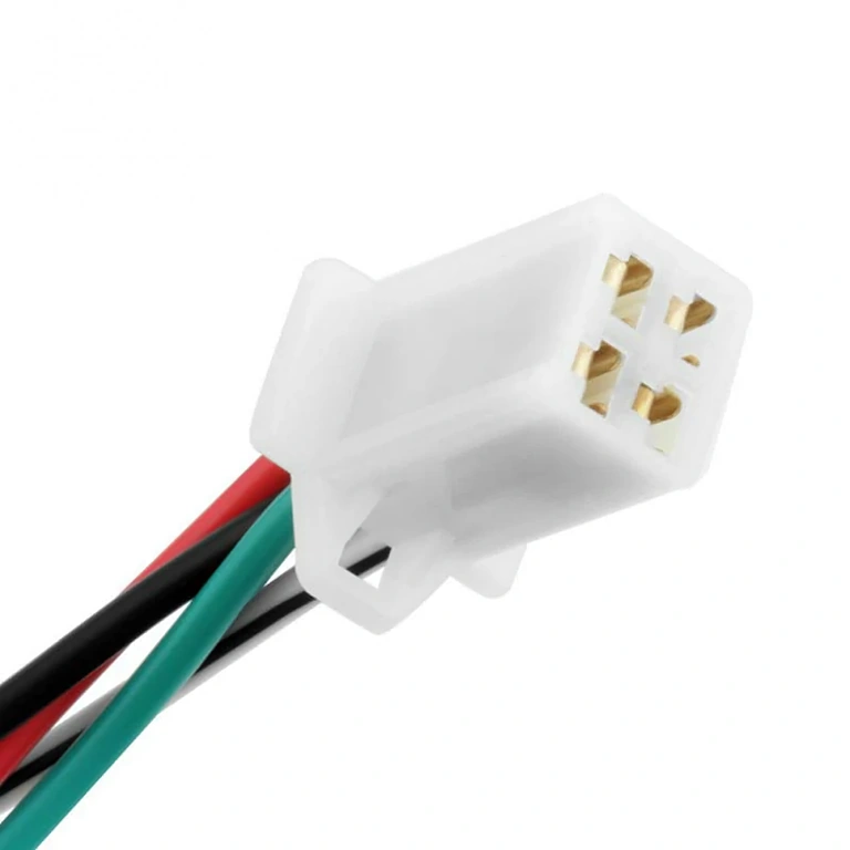 Univerzálny spínač so 4 vodičmi a 2 kľúčmi pre ATV alebo skúter