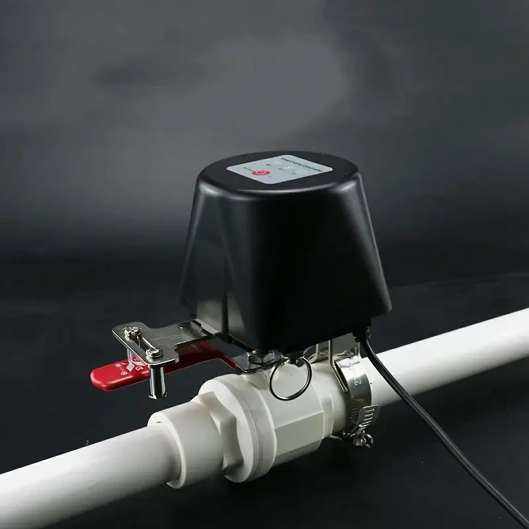 Wi-Fi elektroventil inštalovaný priamo na vodovodnej rúre pre automatické ovládanie