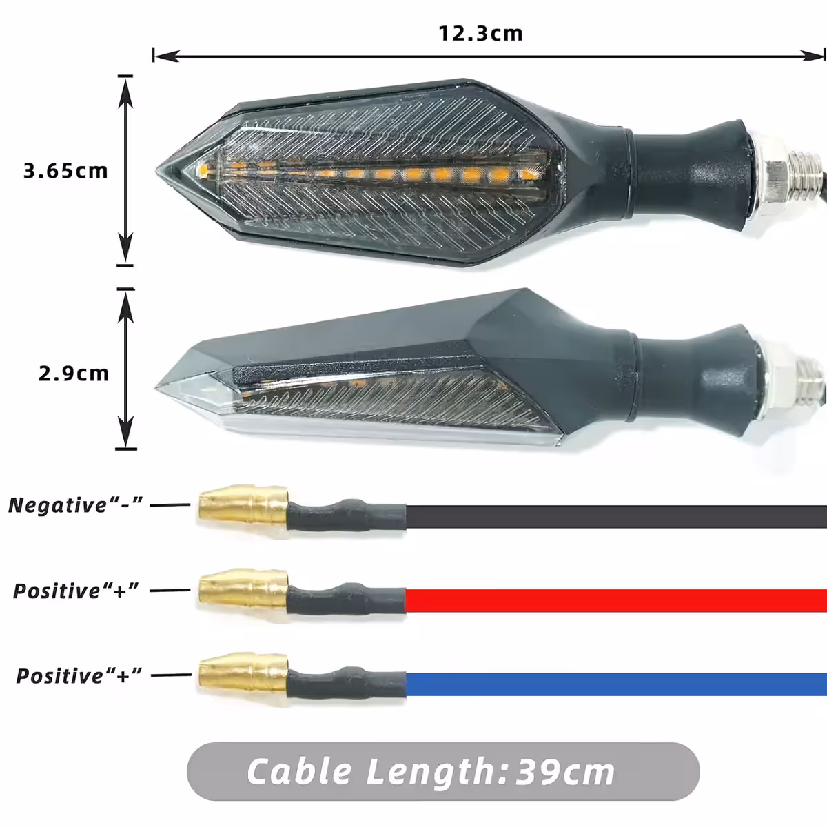 Smerovky s čiernym, modrým a červeným káblom na zapojenie