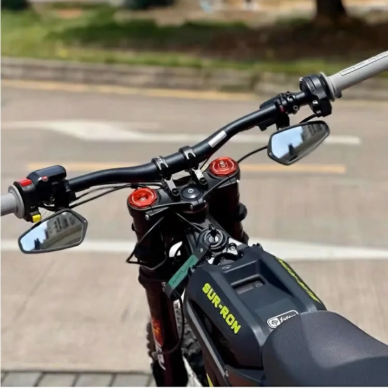 CNC hliníkové zrkadlá na riadidlá Sada zrkadiel z CNC hliníka, odolné a ľahké