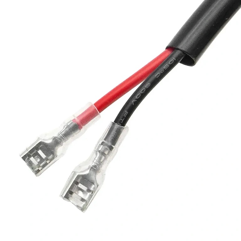 Zapojenie kompatibilné s LED reflektormi do 300W, s relé a poistkou