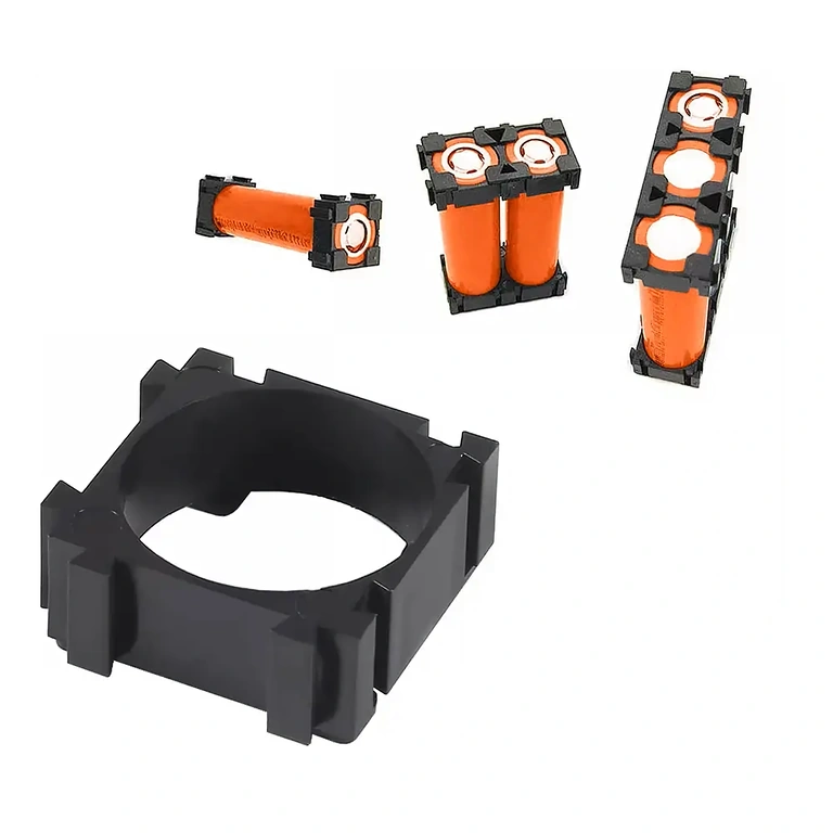 Detailný záber modulárneho držiaka pre články 18650 Detail blízkeho záberu modulárneho držiaka pre 18650 článok