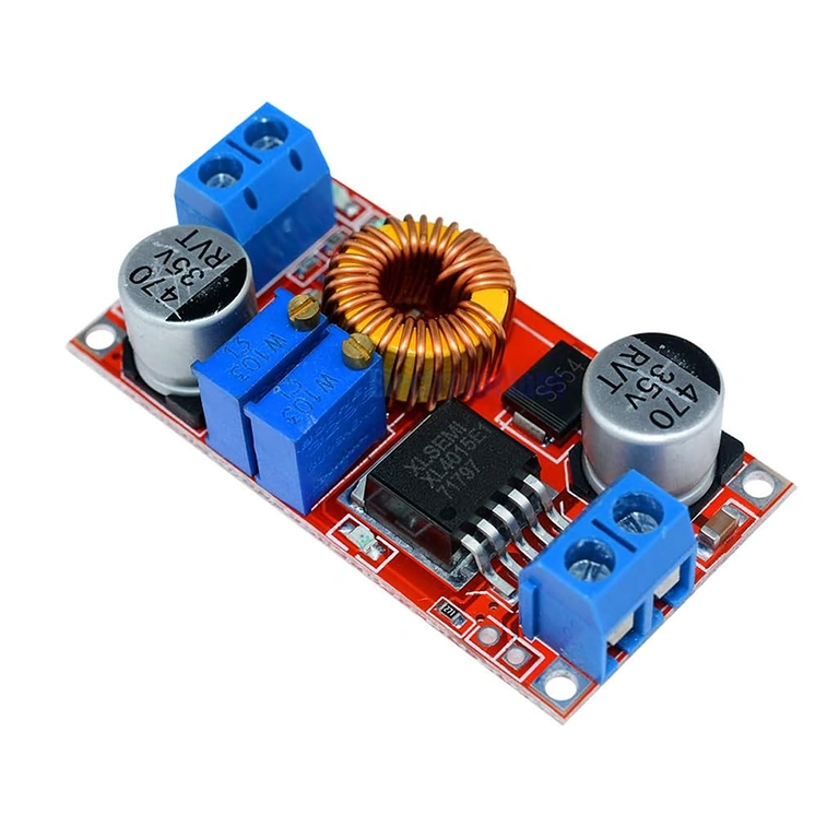 XL4015 DC-DC nastaviteľný – šikmý pohľad