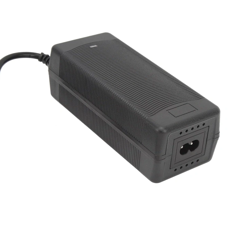 Nabíjačka 52V–58,8V 2A s koaxiálnym konektorom 8mm kompatibilná s kolobežkami a skútrami