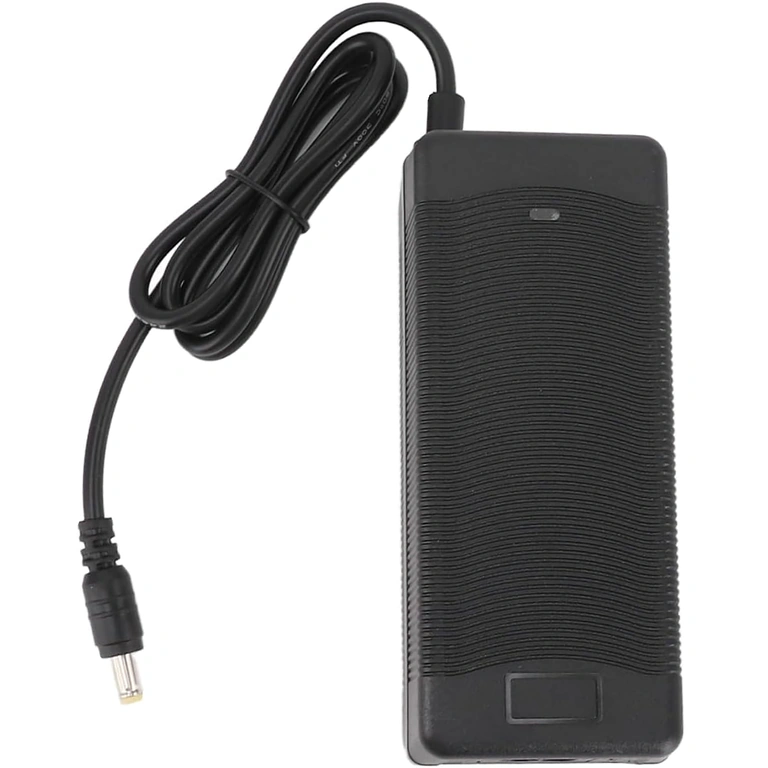 24V Li-Ion nabíjačka – LED indikátor Nabíjačka 24V 2A s červenou LED pre nabíjanie a zelenou pre plne nabitú batériu