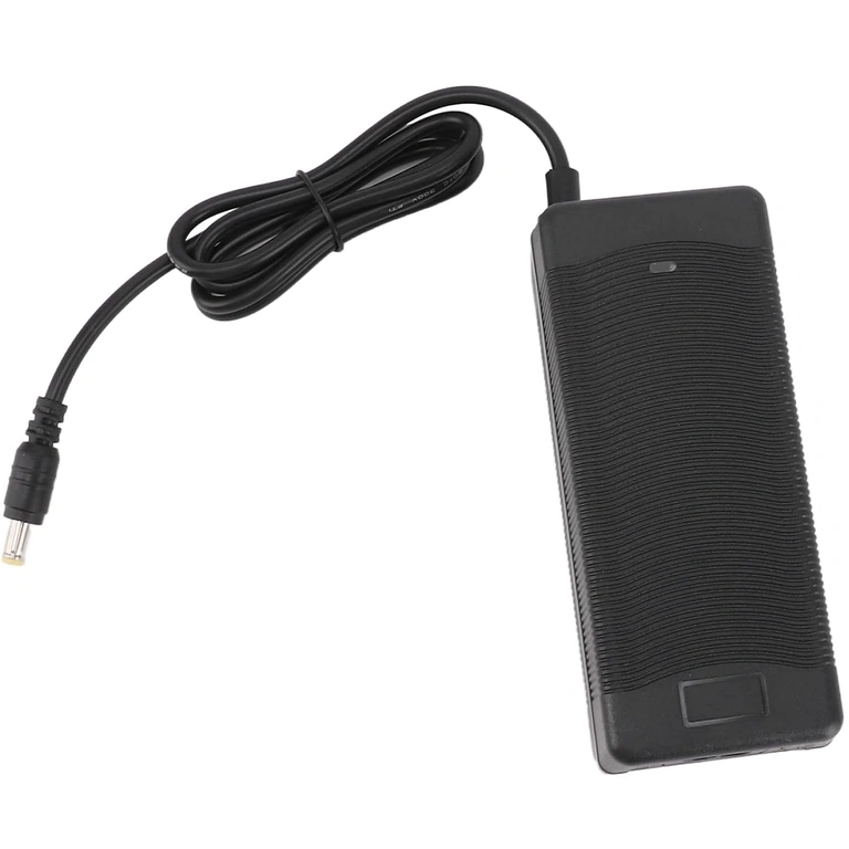 DC konektor 2,1×5,5 mm pre Li-Ion 21V 2A nabíjačku – kompatibilný s 18V Li-Ion batériami a prenosným náradím