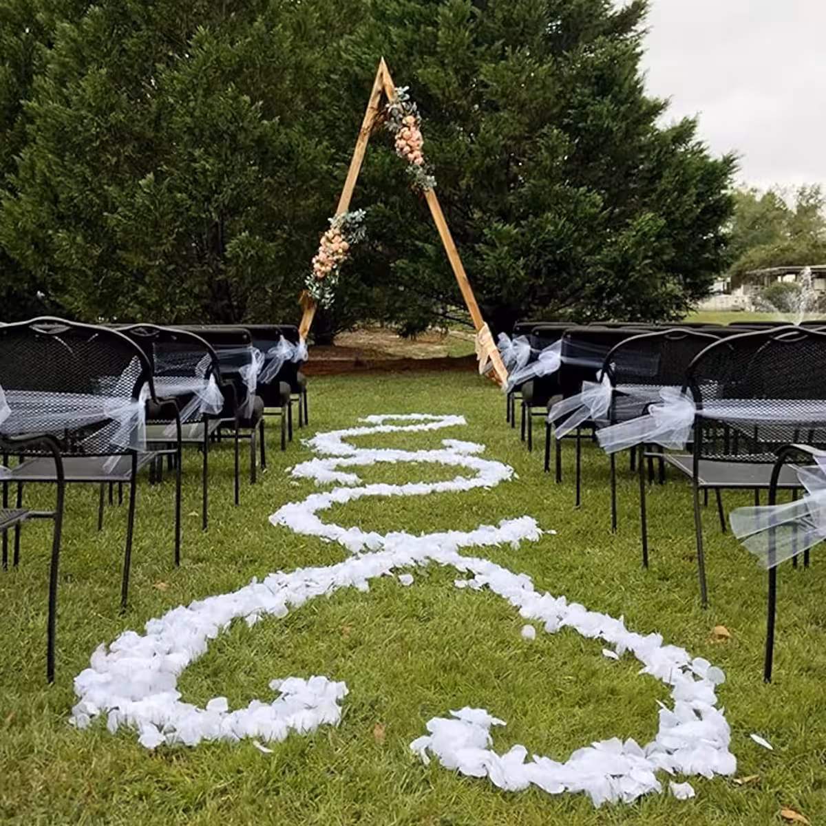 Sada 500 umelých bielych lupienkov na svadbu a podujatia