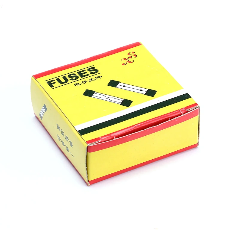 Balenie sady 100 sklenených poistiek 10A 5x20 mm